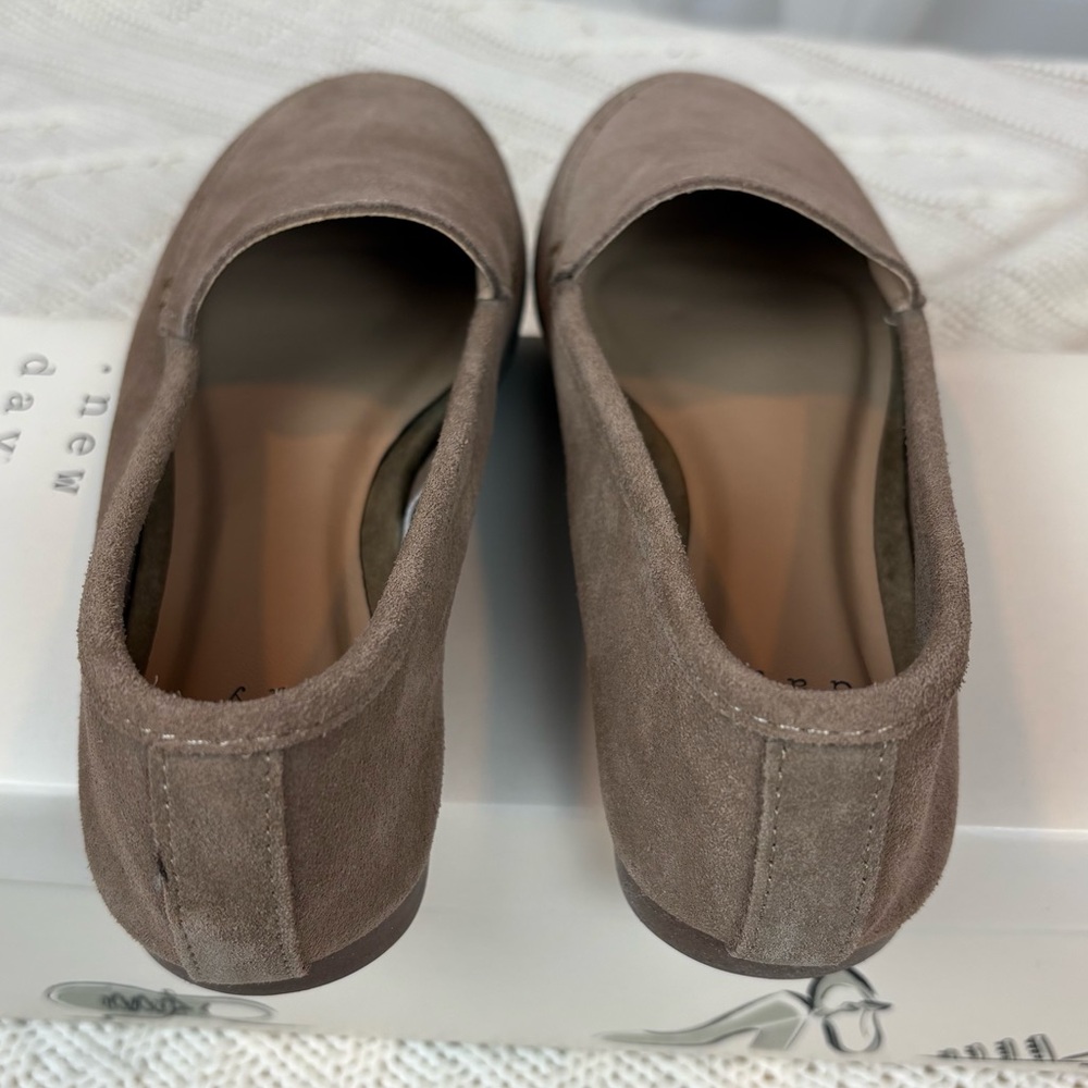 Taupe Leather Suede Loafers by A New Day Like New in Box Preppy Classic Timeless - Picture 5 of 9